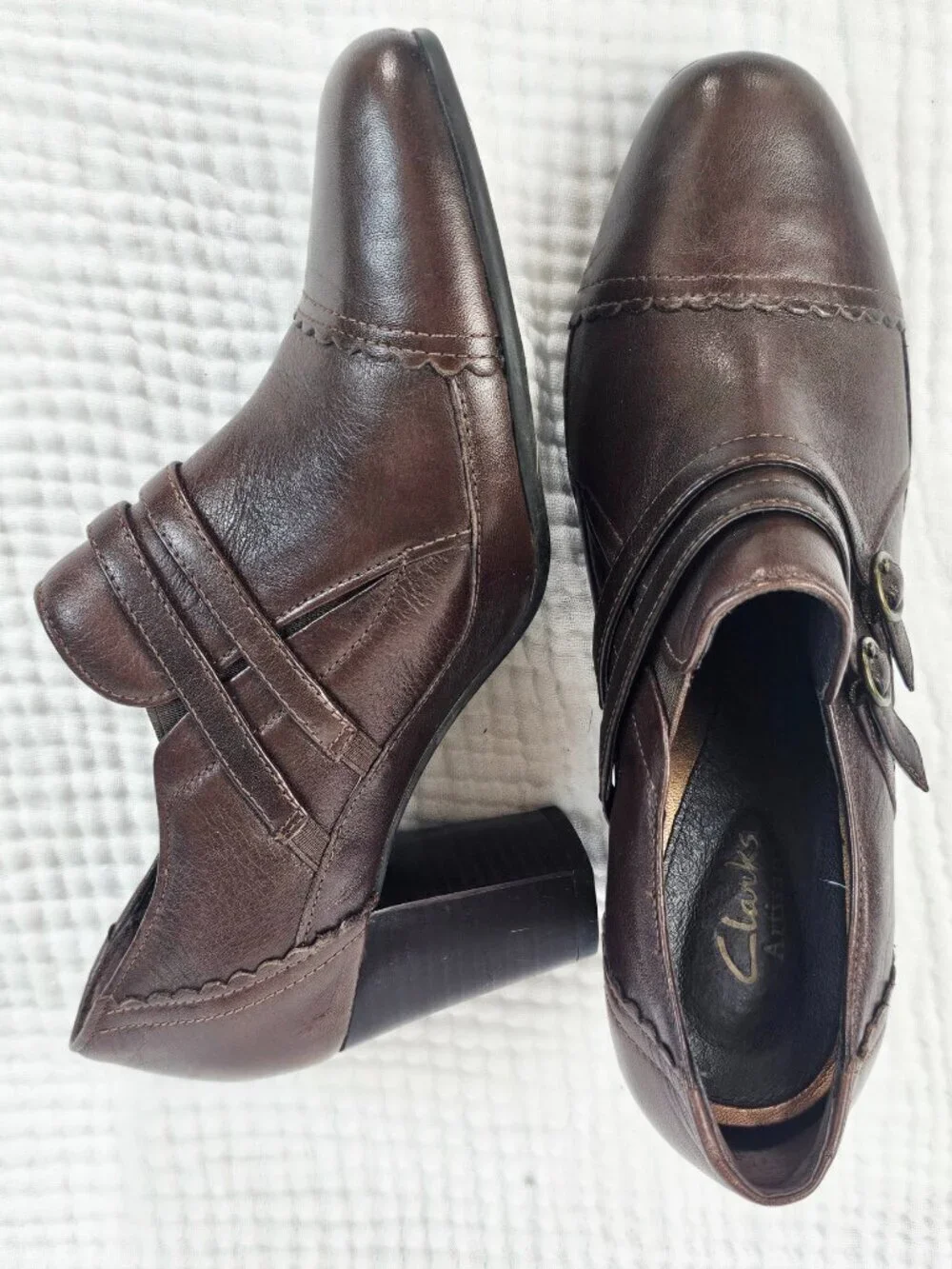 Clarks Artisan Brown Leather Double Buckle Heeled Shootie - Women's 8